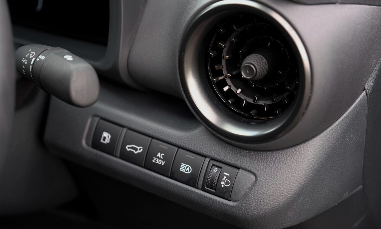 2024 Toyota C-HR 2.0 PHEV Design 5dr CVT for sale at Hofmanns