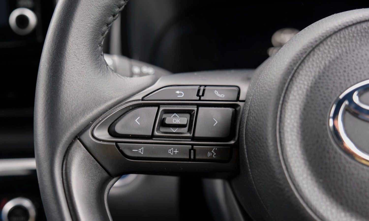 2023 Toyota Yaris Cross 1.5 Hybrid Design 5dr CVT for sale at Hofmanns