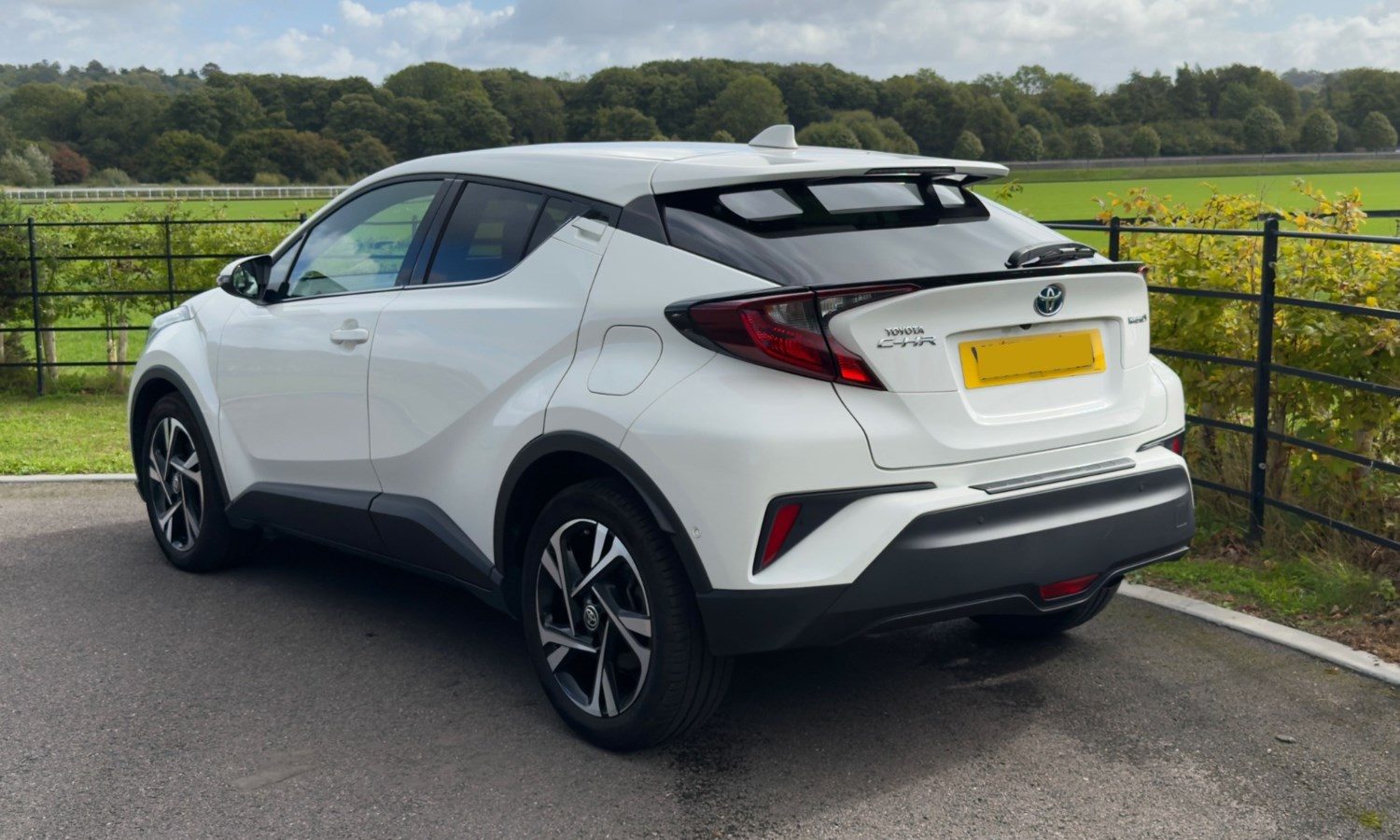 2022 Toyota C-HR 1.8 Hybrid Design 5dr CVT for sale at Hofmanns