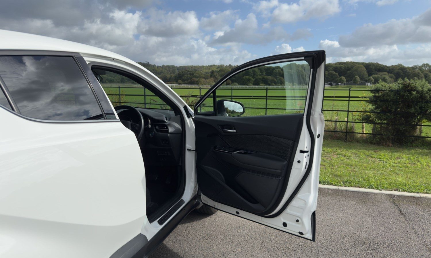 2022 Toyota C-HR 1.8 Hybrid Design 5dr CVT for sale at Hofmanns