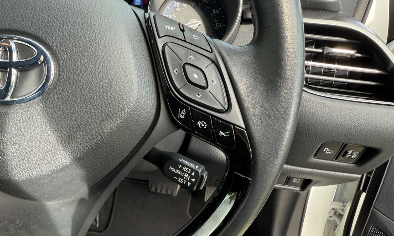 2022 Toyota C-HR 1.8 Hybrid Design 5dr CVT for sale at Hofmanns