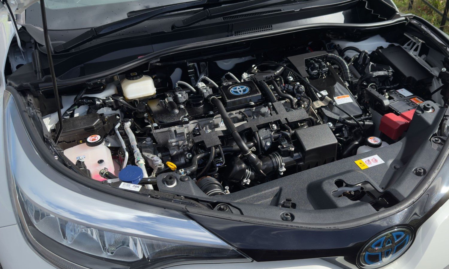 2022 Toyota C-HR 1.8 Hybrid Design 5dr CVT for sale at Hofmanns