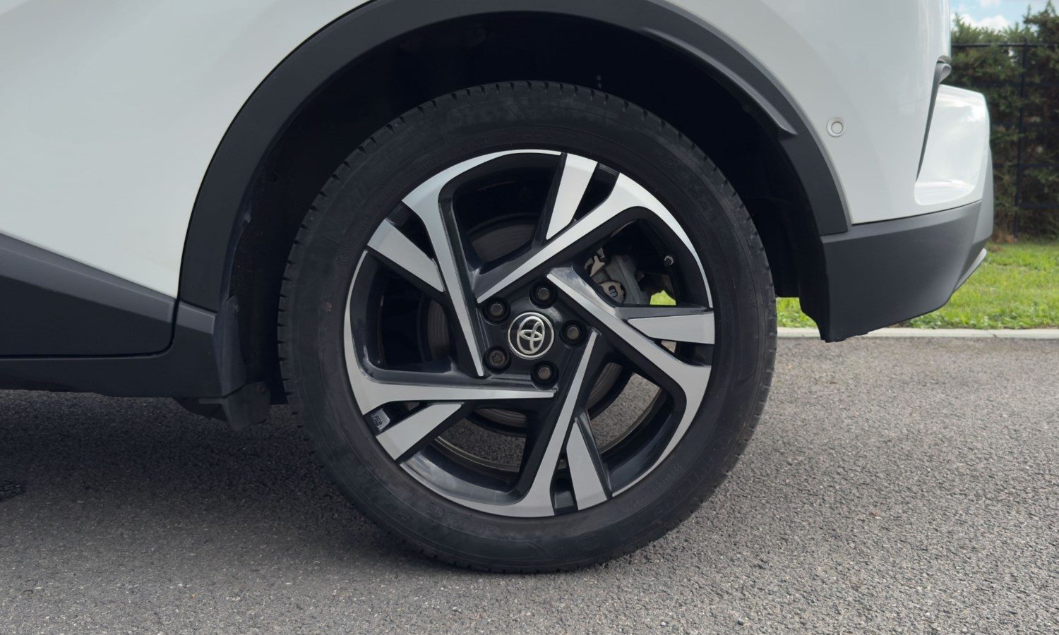 2022 Toyota C-HR 1.8 Hybrid Design 5dr CVT for sale at Hofmanns