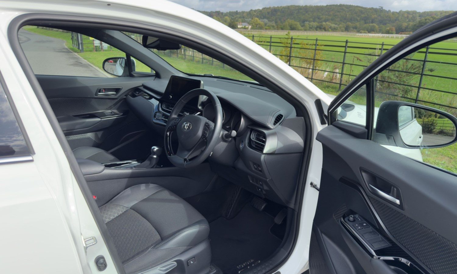 2022 Toyota C-HR 1.8 Hybrid Design 5dr CVT for sale at Hofmanns