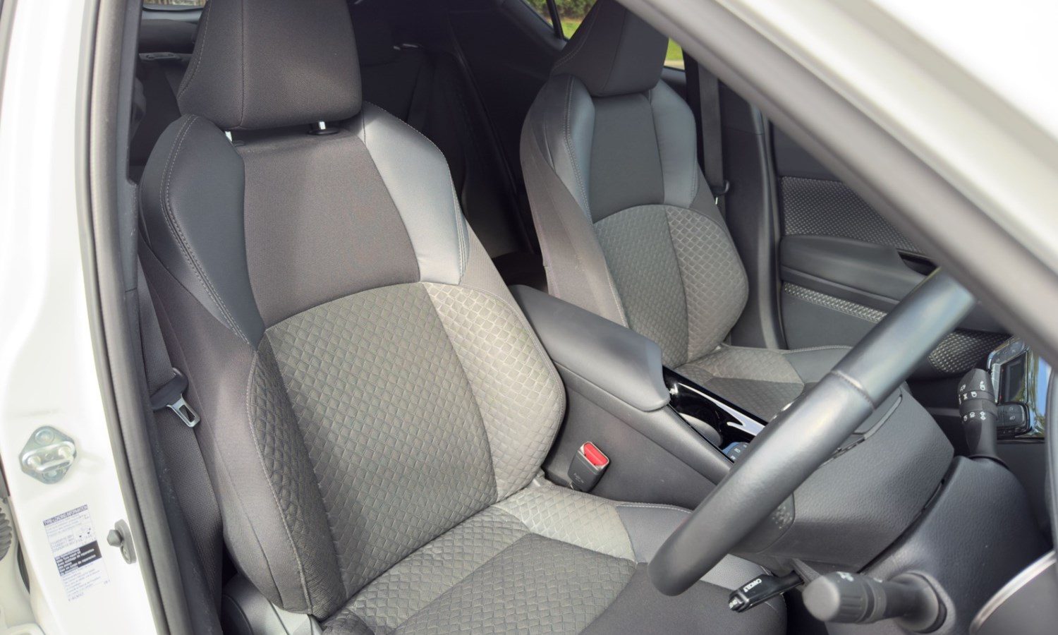 2022 Toyota C-HR 1.8 Hybrid Design 5dr CVT for sale at Hofmanns