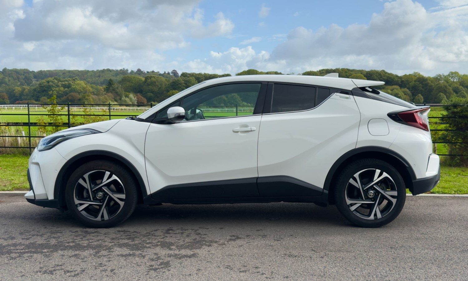 2022 Toyota C-HR 1.8 Hybrid Design 5dr CVT for sale at Hofmanns