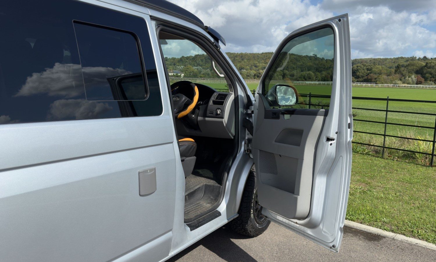 2015 Volkswagen Transporter 2.0 TDI 102PS Highline Van for sale at Hofmanns