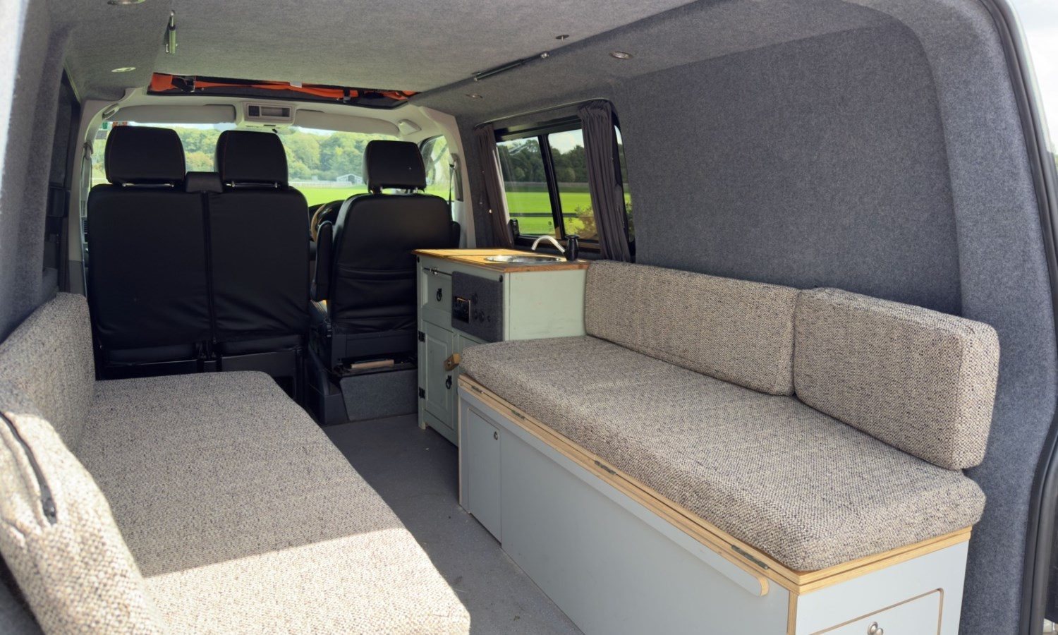 2015 Volkswagen Transporter 2.0 TDI 102PS Highline Van for sale at Hofmanns