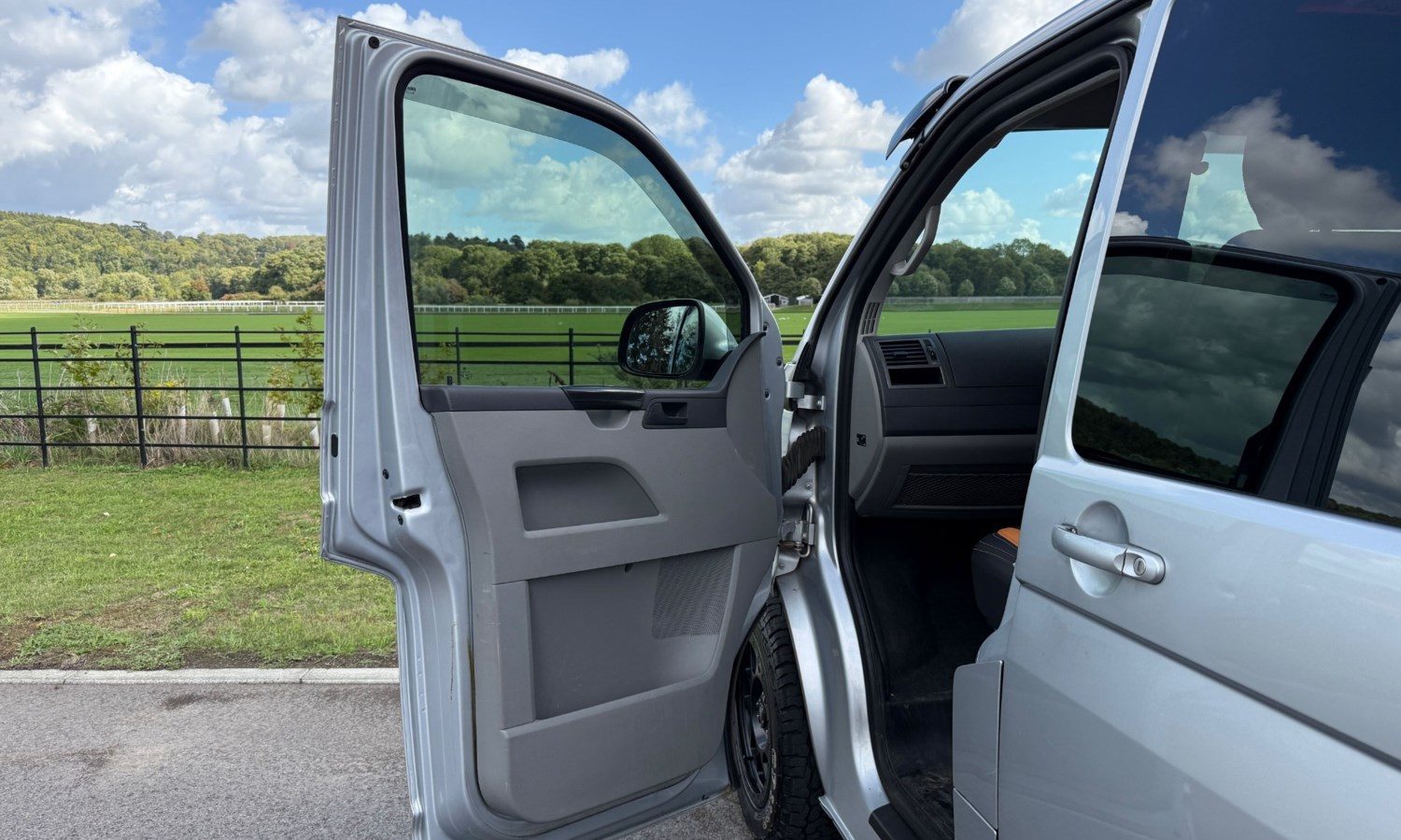 2015 Volkswagen Transporter 2.0 TDI 102PS Highline Van for sale at Hofmanns