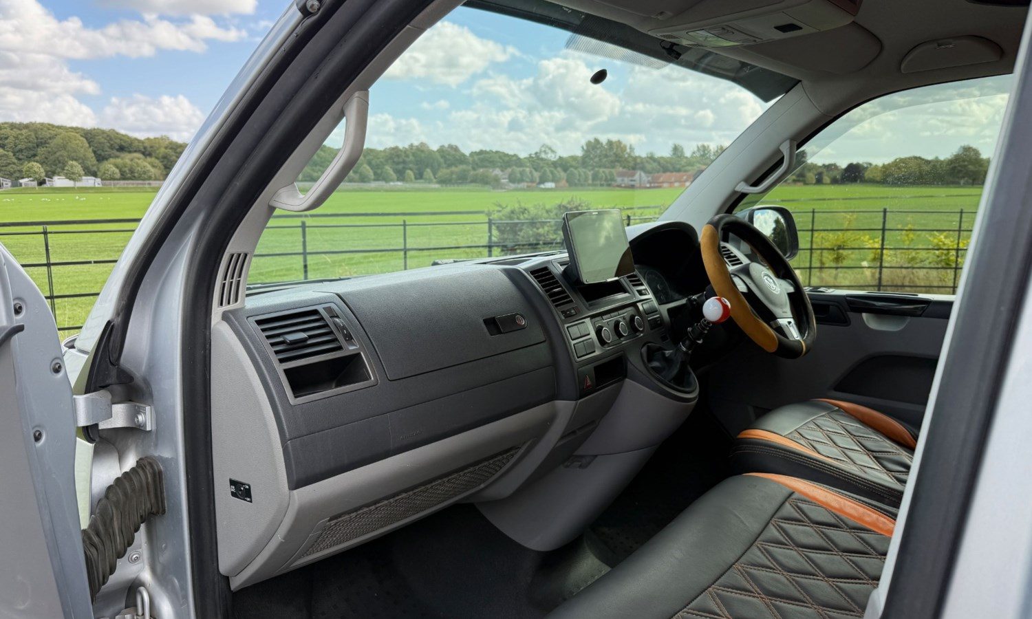 2015 Volkswagen Transporter 2.0 TDI 102PS Highline Van for sale at Hofmanns