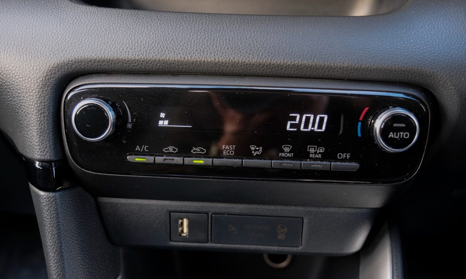 2022 Toyota Yaris 1.5 Hybrid Icon 5dr CVT for sale at Hofmanns