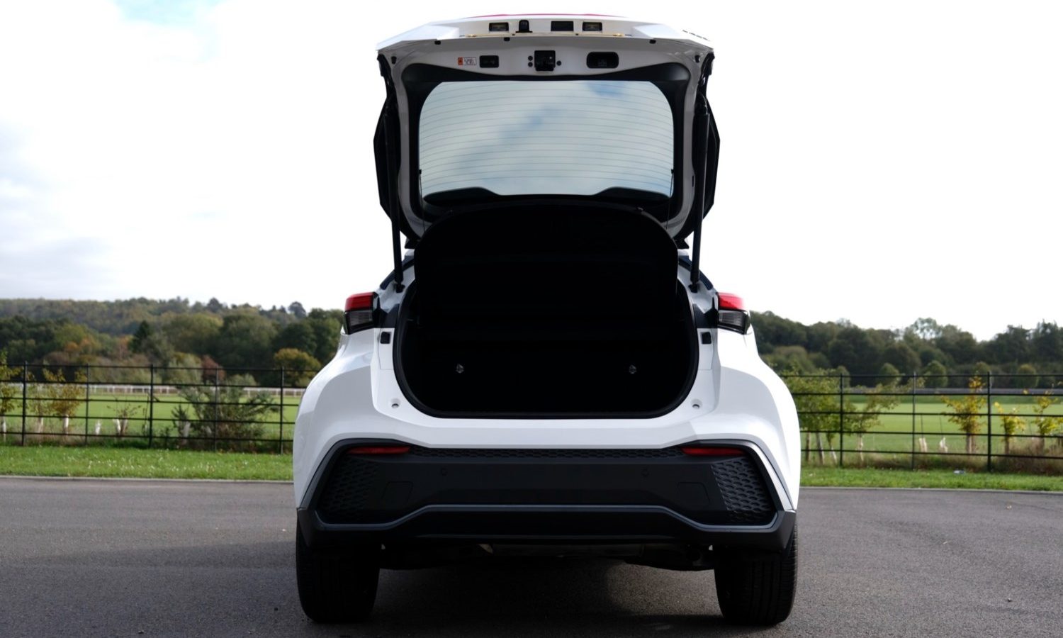 2024 Toyota C-HR 1.8 Hybrid Design 5dr CVT for sale at Hofmanns