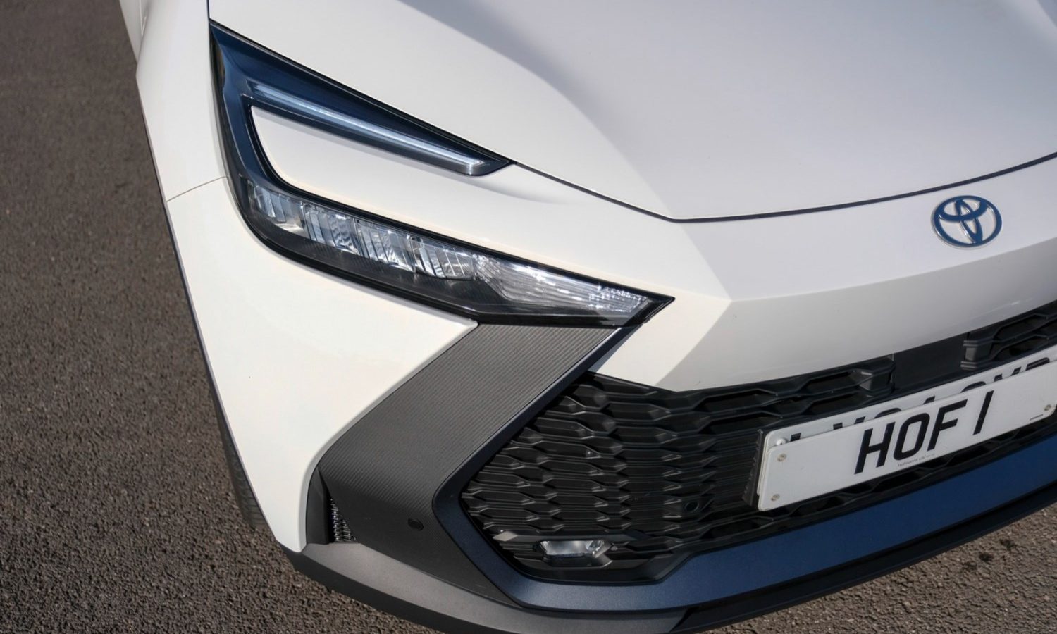 2024 Toyota C-HR 1.8 Hybrid Design 5dr CVT for sale at Hofmanns