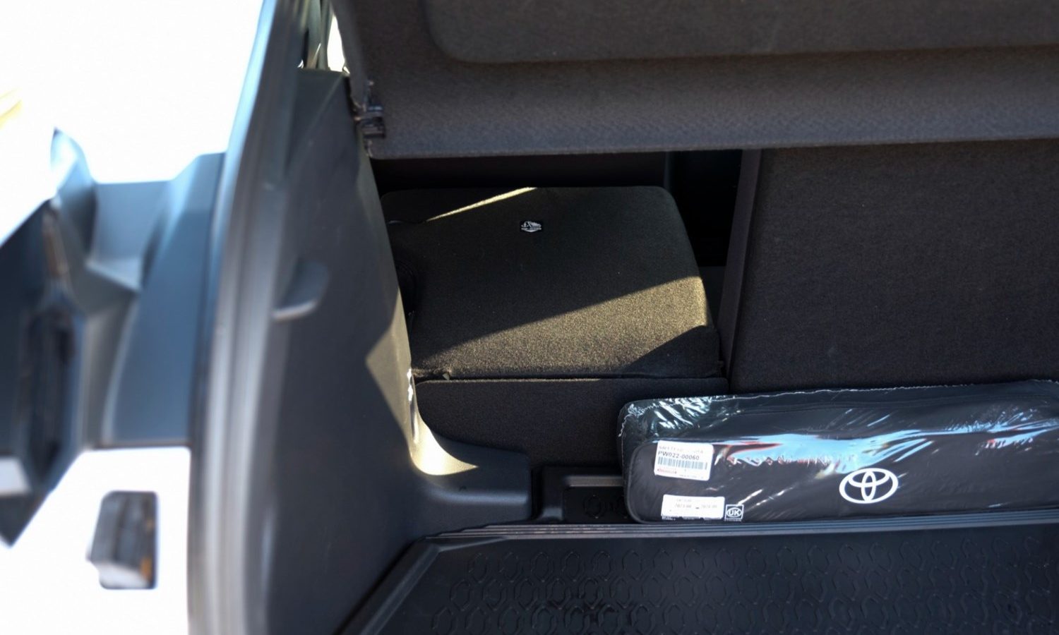 2024 Toyota C-HR 1.8 Hybrid Design 5dr CVT for sale at Hofmanns