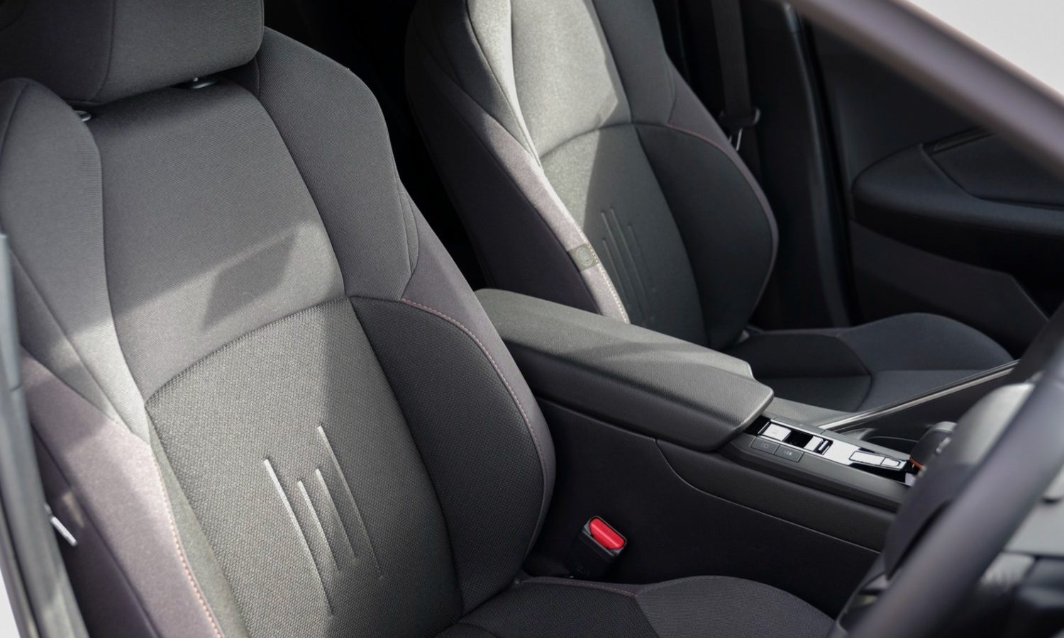 2024 Toyota C-HR 1.8 Hybrid Design 5dr CVT for sale at Hofmanns