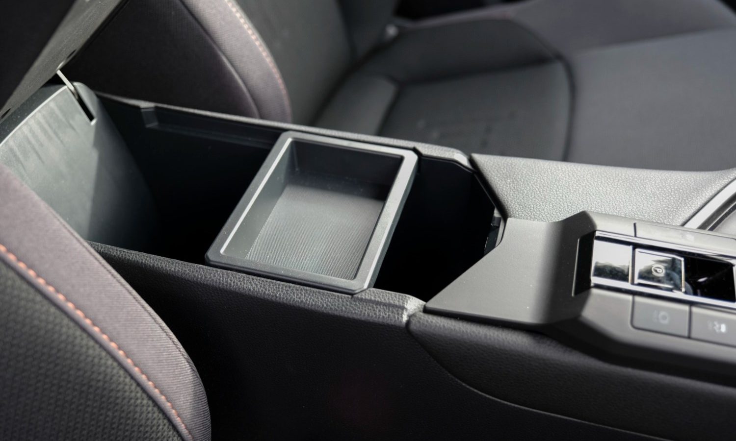 2024 Toyota C-HR 1.8 Hybrid Design 5dr CVT for sale at Hofmanns