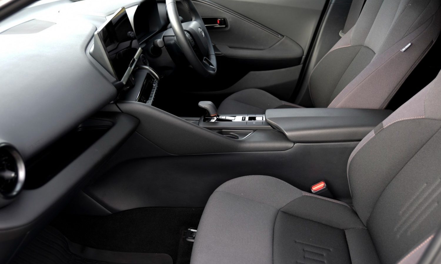 2024 Toyota C-HR 1.8 Hybrid Design 5dr CVT for sale at Hofmanns